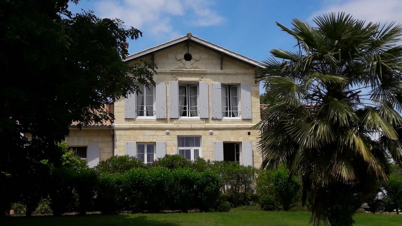 Golf De Teynac Bed & Breakfast Beychac-et-Caillau Exterior photo